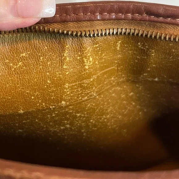 MCM VICETOS LEATHER CLUTCH - Picture 12 of 16